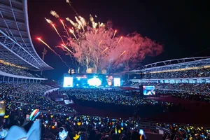 BigBang khuấy động Mỹ Đình với những giai điệu thanh xuân