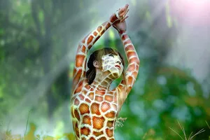 Tác phẩm Body Painting kiểu Việt do họa sĩ Mực Tàu thực hiện