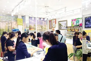 Kim cương nhân tạo Ngọc Long Châu khuyến mãi đặc biệt chào mừng ngày 30/4 và quốc tế 1/5