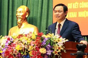 Phó Thủ tướng Chính phủ Vương Đình Huệ phát biểu chỉ đạo hội nghị. Ảnh: Hoàng Hùng - TTXVN