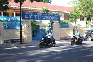 Trường THPT Lý Tự Trọng, TP Nha Trang là ước mơ của nhiều học sinh giỏi. 