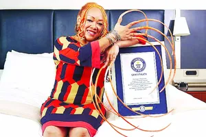 Bộ móng tay dài 5,4m