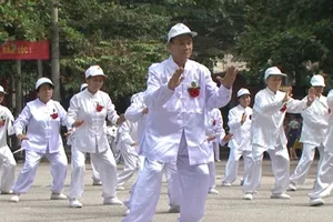 Chủ tịch Quốc hội dự kỷ niệm Ngày Quốc tế Người cao tuổi