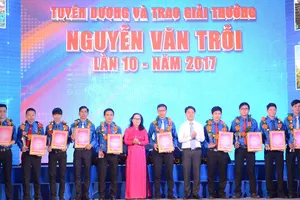 Lãnh đạo TPHCM và Thành đoàn biểu dương các gương thanh niên công nhân đạt giải thưởng Nguyễn Văn Trỗi lần 10