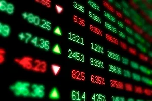 Nhà đầu tư bán tháo, VN-Index còn 820 điểm