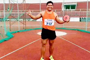 24 năm, VĐV Phan Thanh Bình giành lại HCV môn ném đĩa cho TPHCM. Ảnh: TUẤN AN