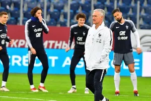 HLV Didier Deschamps và các tuyển thủ Pháp