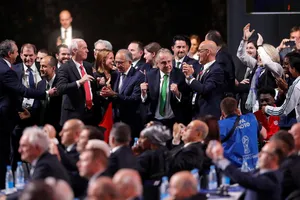 Các đại diện Bắc Mỹ ăn mừng ở Đại hội toàn thể FIFA.