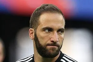 Gonzalo Higuain cóp lẽ hơi thất vọng khi phải sang MIlan