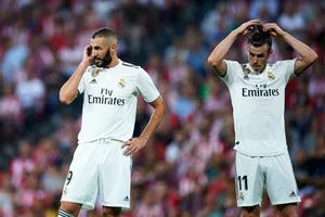 Khủng hoảng ở Real: Benzema và Gareth Bale bị thay ra vì chấn thương!