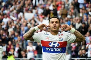 Tiền đạo Memphis Depay trong màu áo Lyon