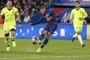 PSG dùng Lille để luyện chiến thuật chống Napoli