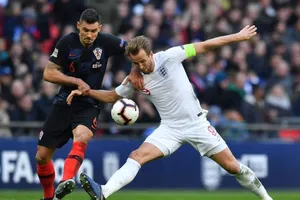 Harry Kane (phải) ghi bàn quyết định, nhấn chìm Croatia