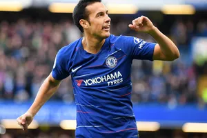 Pedro tỏa sáng trong trận derby