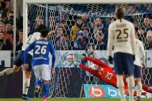 Tuchel thất vọng khi PSG lại hòa 