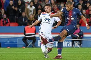 Lyon đẩy giá cầu thủ lên trước mùa chuyển nhượng