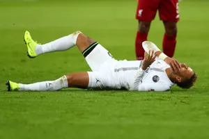 Neymar sẽ bỏ lỡ 2 cuộc hẹn với Man United ở Champions League.