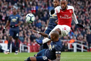 Man United thua đau Arsenal 0-2, Solskjaer mất chuỗi trận bất bại