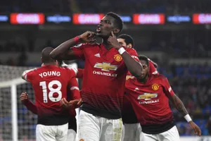 Huddersfield - Man United 1-1, Mbenza khiến Quỷ đỏ giã từ đường đua tốp 4