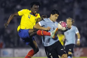 Luis Suarez rất có duyên ghi bàn vào lưới Ecuador.