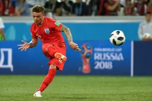 Kieran Trippier síut phạt trong màu áo tuyển Anh.