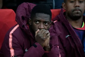 Ousmane Dembele thường xuyên ngồi trên băng dự bị chỉ vì chấn thương