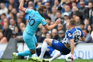 Harry Kane lại mờ nhạt trước khung thành Brighton