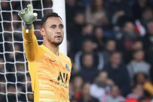 Keylor Navas chấm dứt tranh cãi thủ môn ở PSG