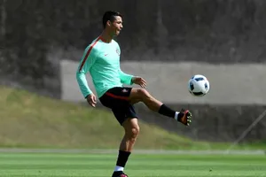 Ronaldo phá vỡ quy định cách ly ở Madeira?