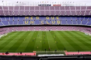 Camp Nou có thể 'đóng kín cửa' cho đến tháng 2
