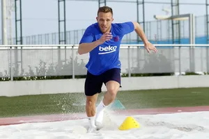 Arthur trên sân tập