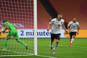 Nicolo Barella ăn mừng bàn thắng