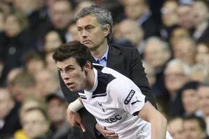 Jose Mourinho và Harry Kane