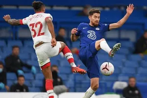 Chelsea vẫn đang lo lắng cho hàng thủ.