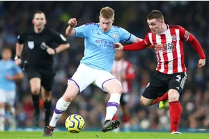 Kevin De Bruyne sẽ giải mã hàng thủ chủ nhà