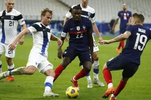 Các tiền đạo Pháp bất lực trước hàng thủ Phần Lan