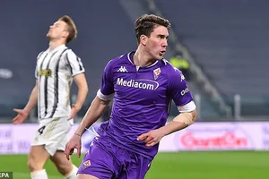 Bó chân Ronaldo, Prandelli khiến Juventus thua trận đầu tiên ở Serie A