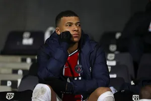 Kylian Mbappe thất vọng sau khi rời sân mà không ghi bàn