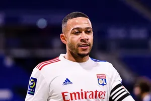 Memphis Depay vẫn chơi rất hay trong màu áo Lyon