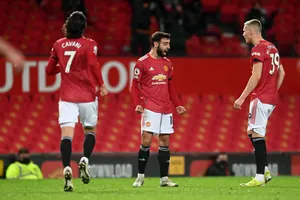 Edinson Cavani (trái) và Scott McTominay nhiều khả năng vắng mật trận Chelsea