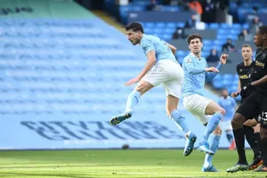 Ruben Dias ghi bàn mở tỷ số