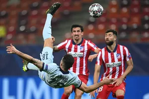 Pha ghi bàn ngoạn mục của Olivier Giroud ở lượt đi