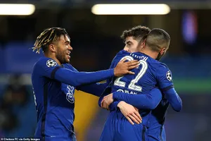 Các cầu thủ Chelsea ăn mừng chiến thắng