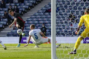 Cú sút kỹ thuật của Ivan Perisic đã giúp gỡ hòa cho Croatia