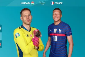 Thủ thành Gulacsi (Hungary) và Kylian Mbappe (Pháp)