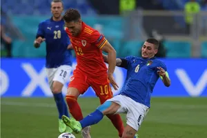 Chuyền bóng hay, Marco Verratti còn th8u75c hiện những cú tắc bóng chính xác và hiệu quả