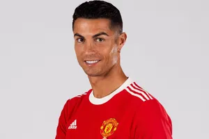 Ronaldo trong màu áo đỏ