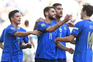Các cầu thủ trẻ Italy lập cộng