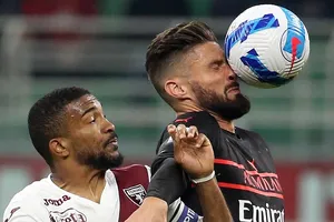 Olivier Giroud ghi bàn quyết định chiến thắng Torino