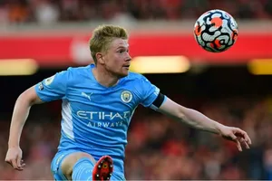 Kevin De Bruyne bất ngờ vắng mặt vì Covid-19